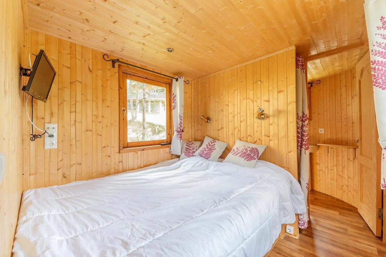 Camping Le Champ Long Hotel La Salle-en-Beaumont 4*,