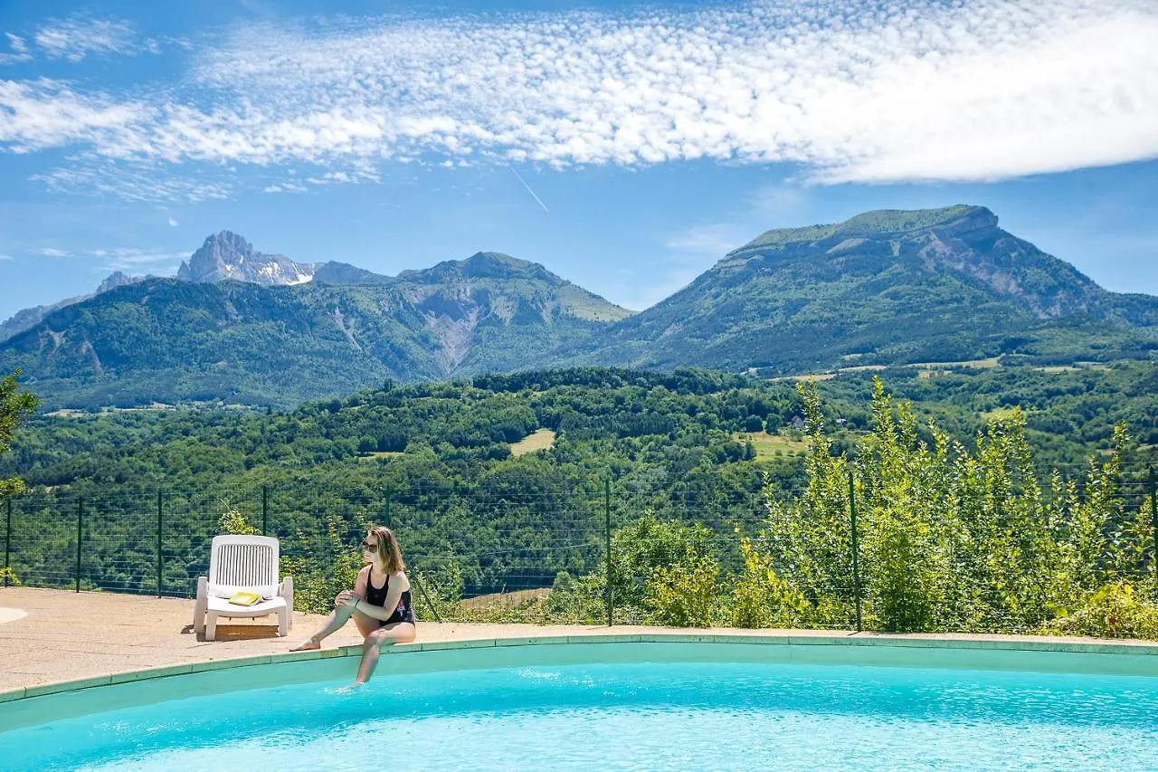 Camping Le Champ Long Hotel La Salle-en-Beaumont 4*,