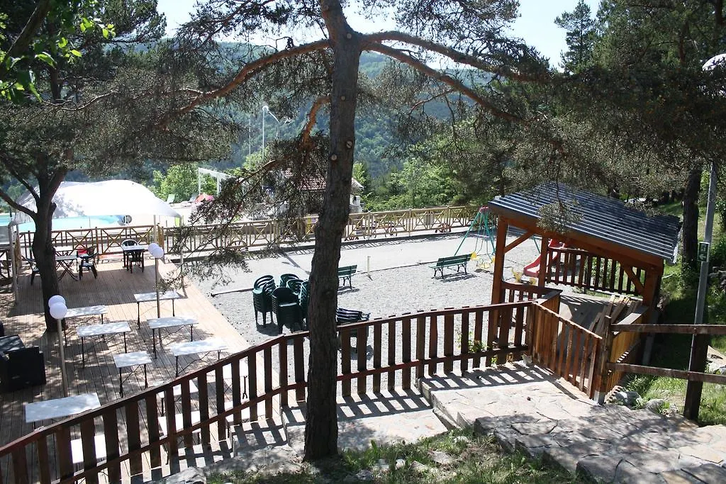 Camping Le Champ Long Hotel La Salle-en-Beaumont 4*,  France