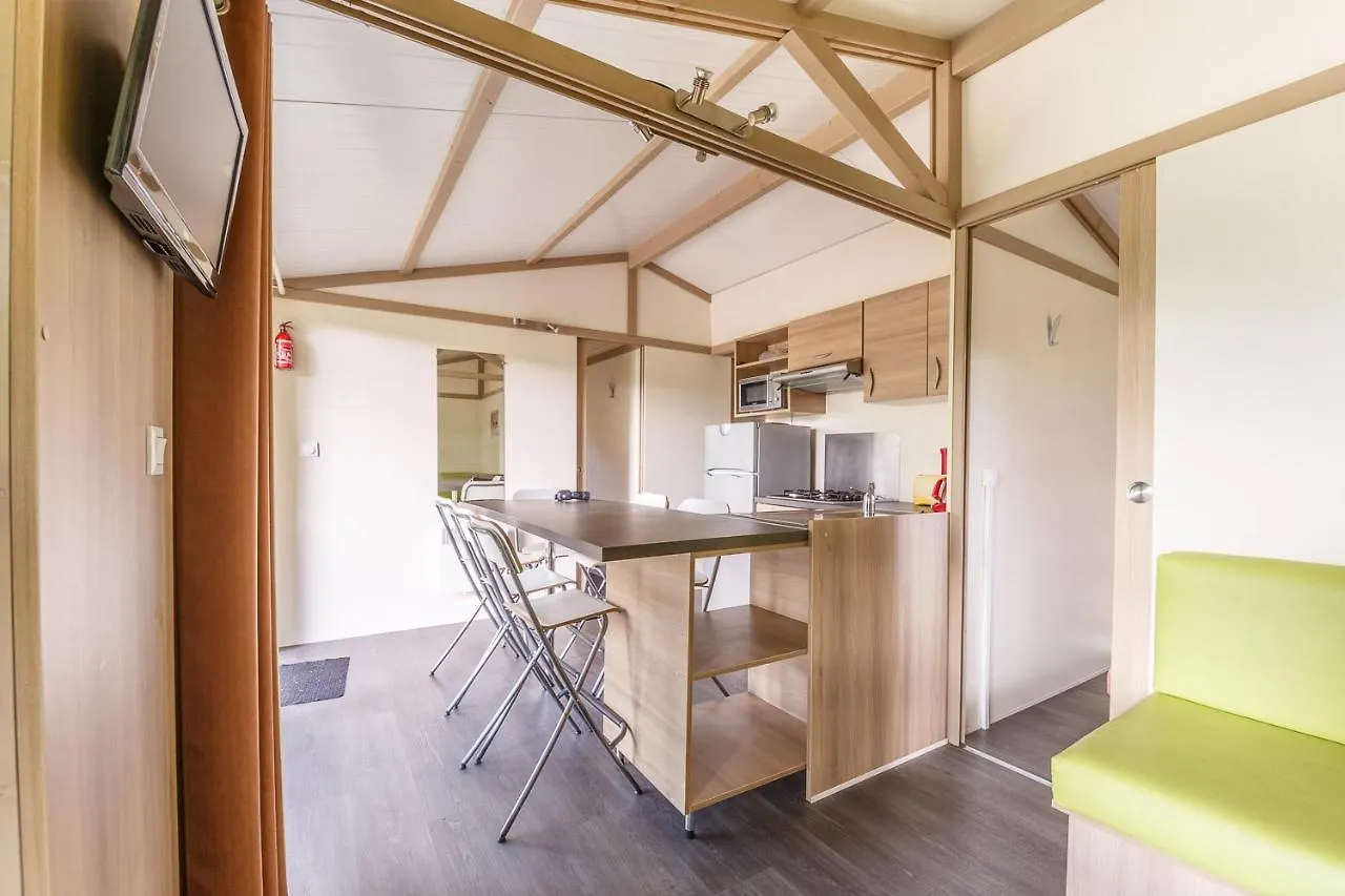 Campsite Camping Le Champ Long Hotel La Salle-en-Beaumont